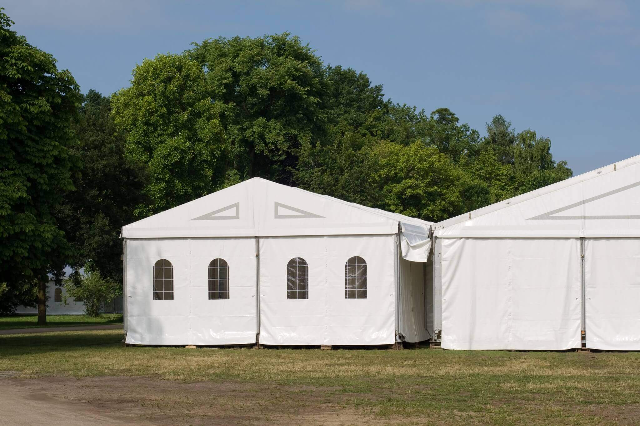 השכרת אוהלים וציוד לאירועים ואבלים - Tents4u